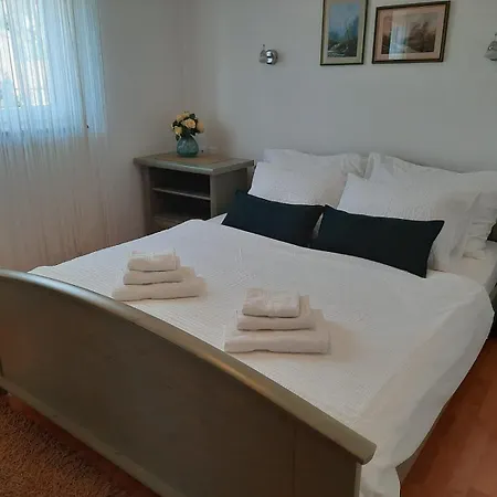 Apartment Pekera
