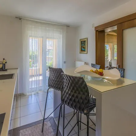 Apartment Pekera *